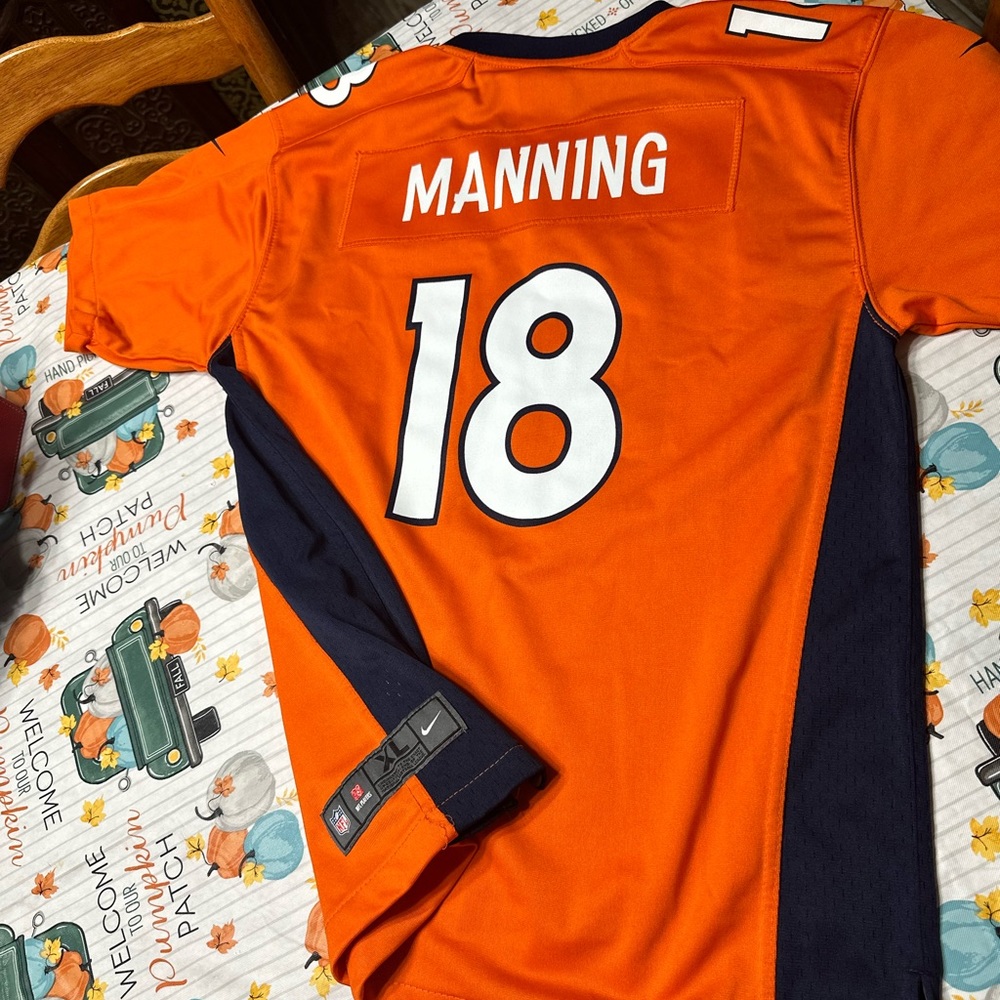 Size XL KIDS #18 Manning Broncos
